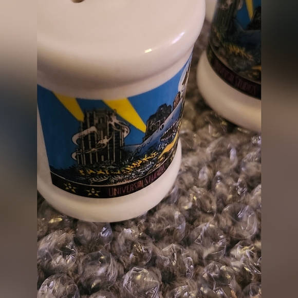 Vintage China Salt & Pepper Shakers - Picture 3 of 9